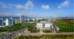 座海岛城市注入了络绎不绝的资金、手艺和生齿